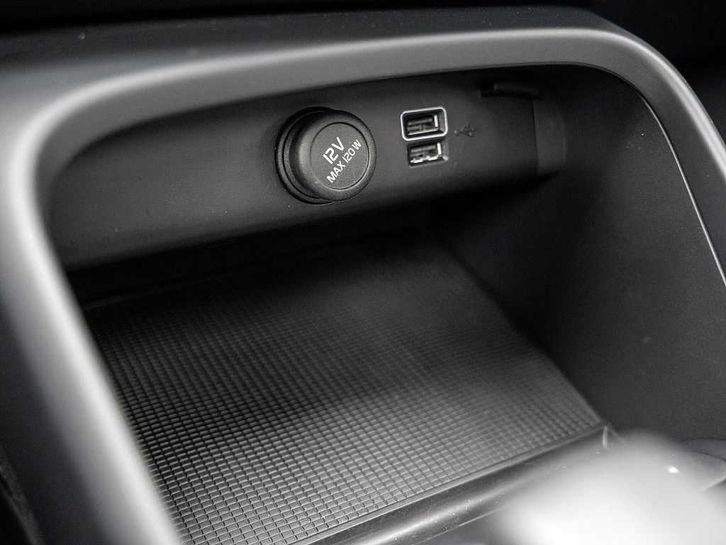 Volvo  T4 Inscription Expression Recharge LED PANO