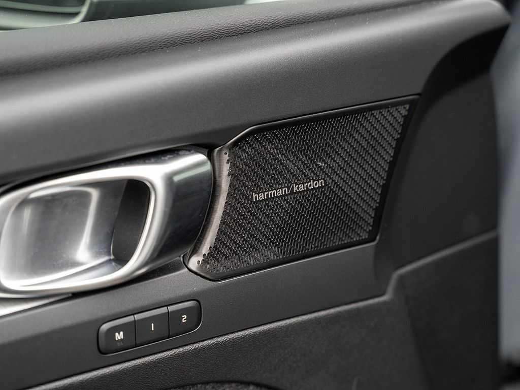 Volvo  T4 Inscription Expression Recharge LED PANO