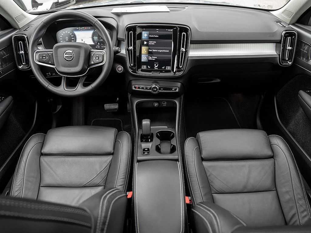 Volvo  T4 Inscription Expression Recharge LED PANO