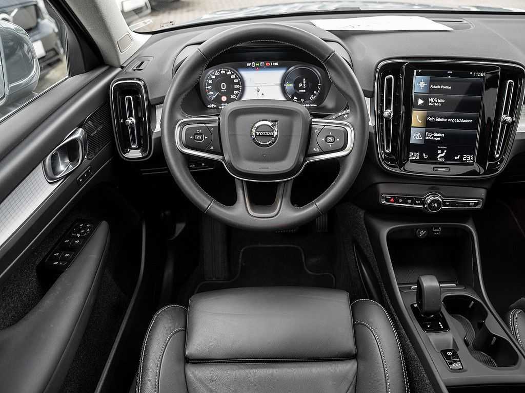 Volvo  T4 Inscription Expression Recharge LED PANO