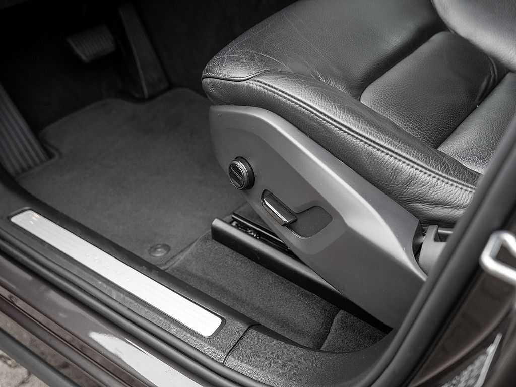 Volvo  B4 Momentum Pro NAVI W-LAN FACEL. LED 360°