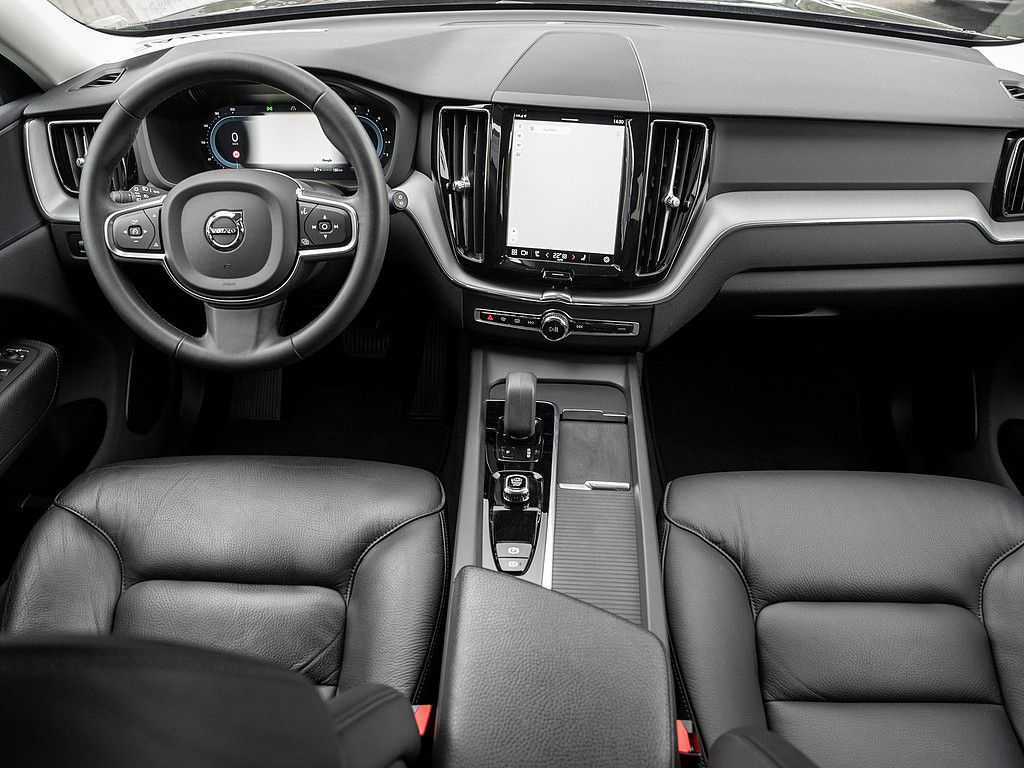 Volvo  B4 Momentum Pro NAVI W-LAN FACEL. LED 360°