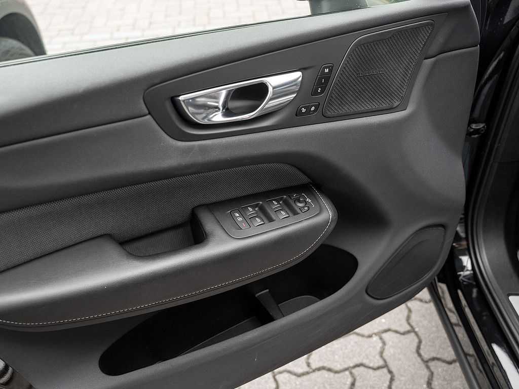 Volvo  T8 AWD R-Design W-LAN HUD STANDHZ LED PANO