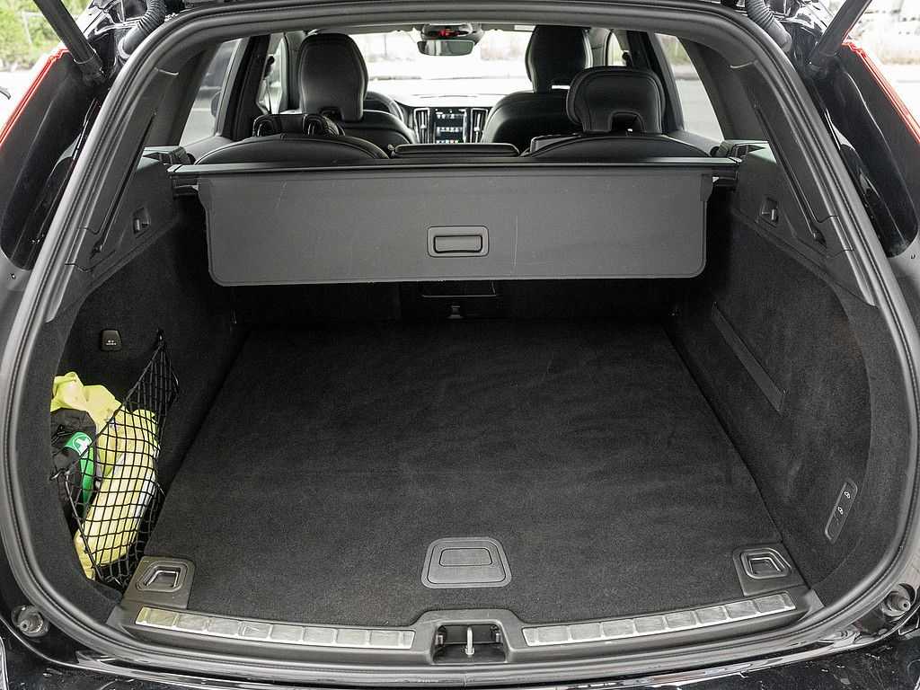 Volvo  T8 AWD R-Design W-LAN HUD STANDHZ LED PANO