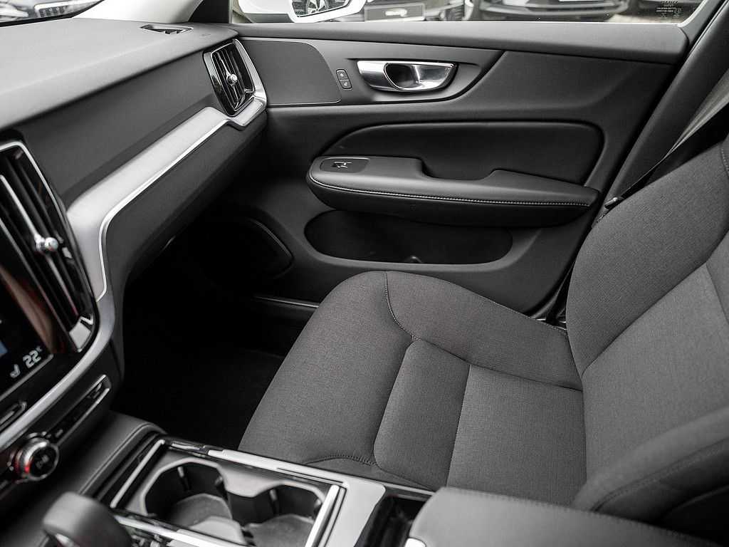 Volvo  T8 Core Recharge Plug-In Hybrid AWD