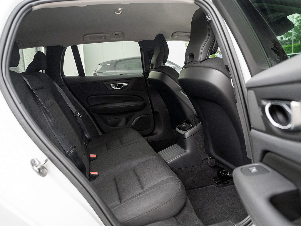 Volvo  T8 Core Recharge Plug-In Hybrid AWD