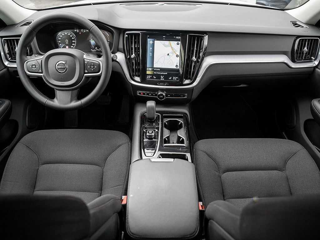 Volvo  T8 Core Recharge Plug-In Hybrid AWD