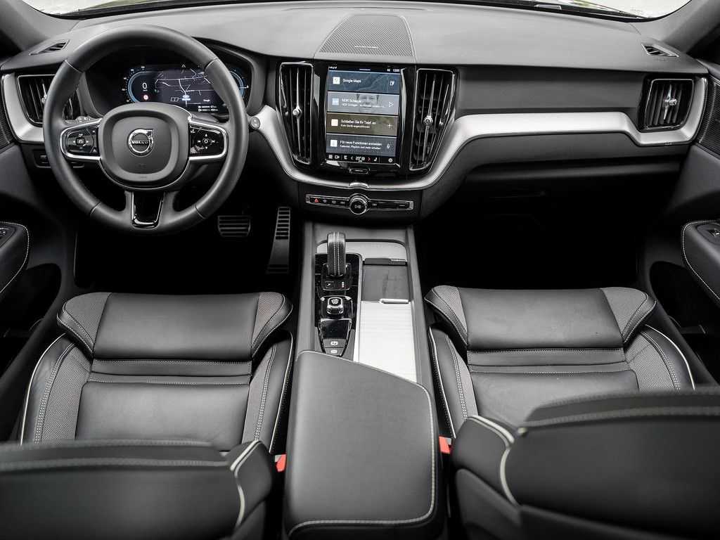 Volvo  T8 R-Design Recharge Plug-In Hybrid AWD