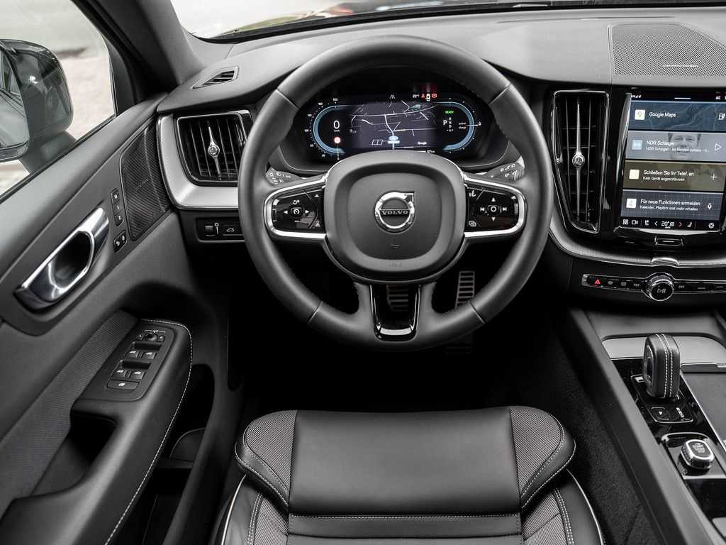 Volvo  T8 R-Design Recharge Plug-In Hybrid AWD