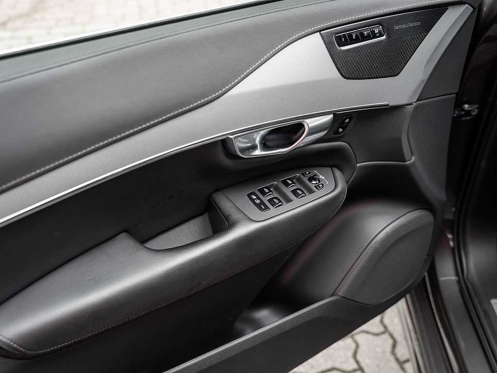 Volvo  T8 Plus Bright Plug-In AWD