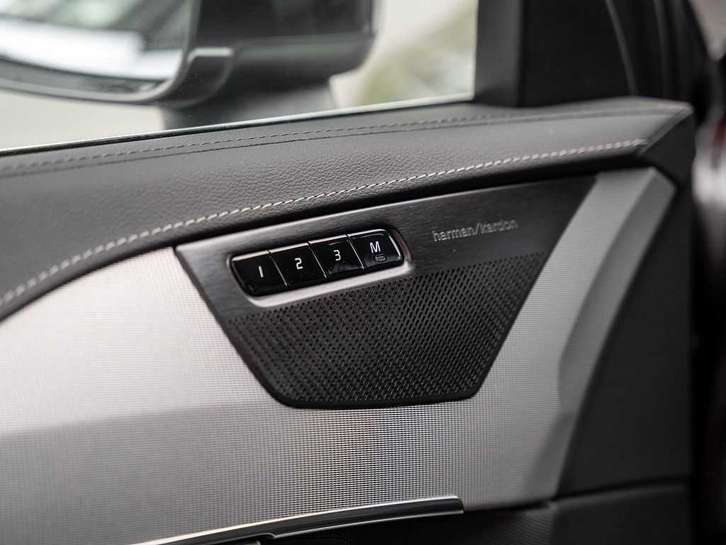 Volvo  T8 Plus Bright Plug-In AWD