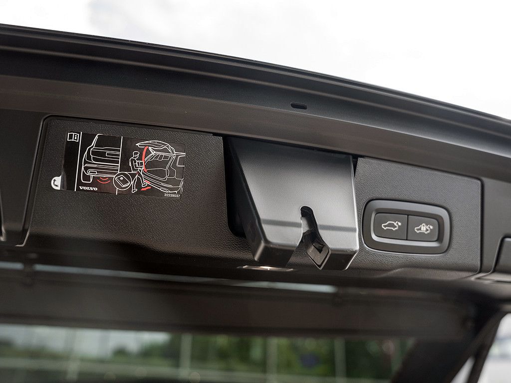 Volvo  B4 Inscription