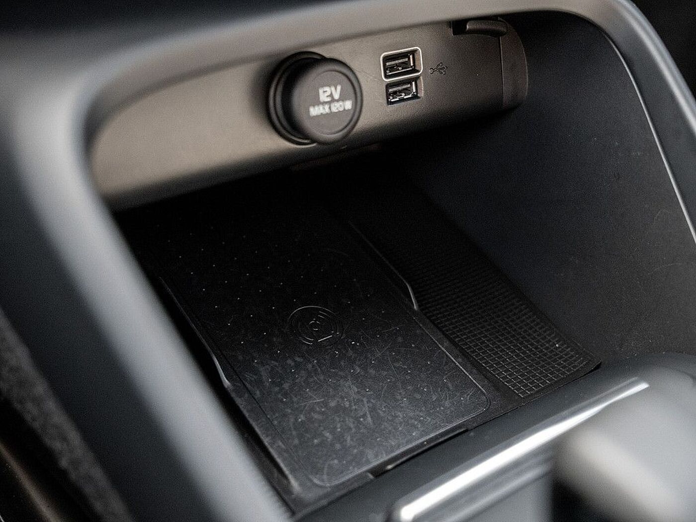Volvo  T4 Inscription Expression Recharge Plug-In