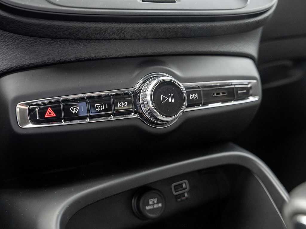 Volvo  T2 Momentum Core