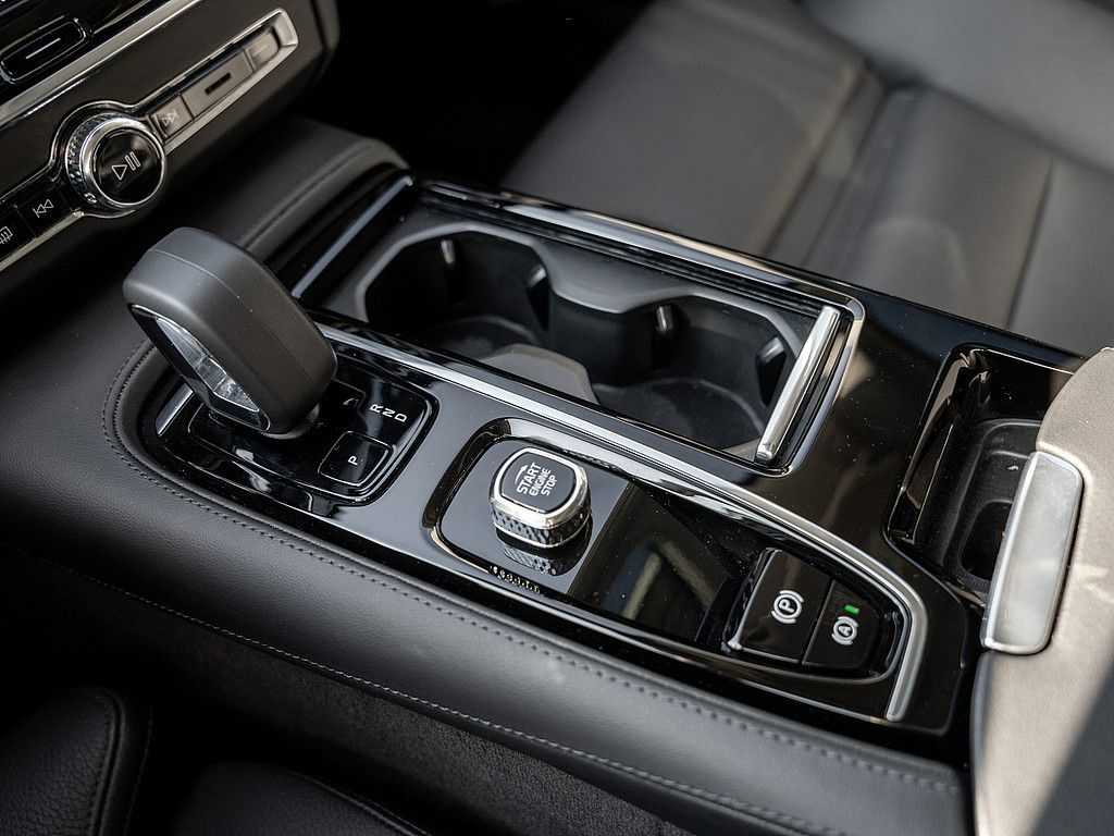 Volvo  T8 AWD Plus Dark