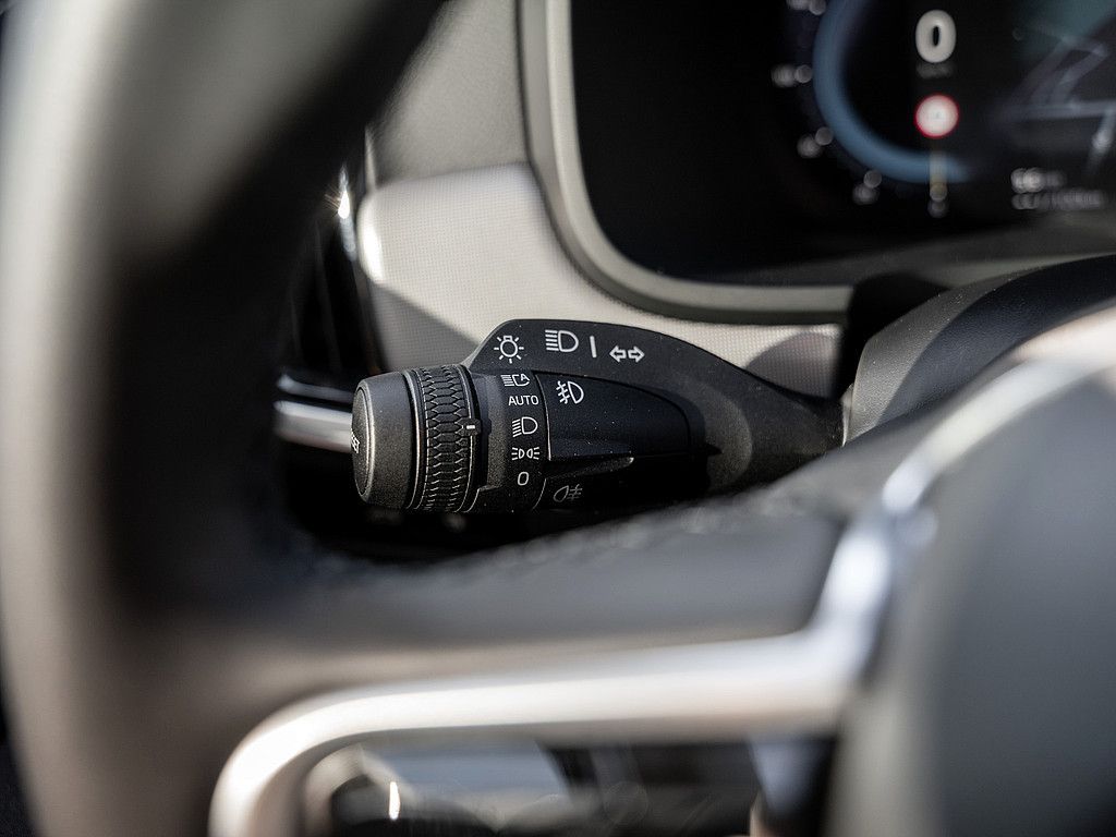 Volvo  T8 AWD Plus Dark