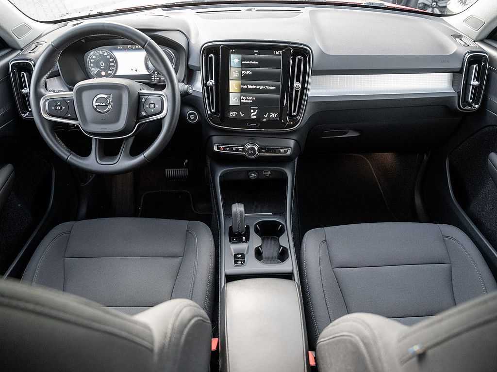 Volvo  T4 Recharge R Design Expression