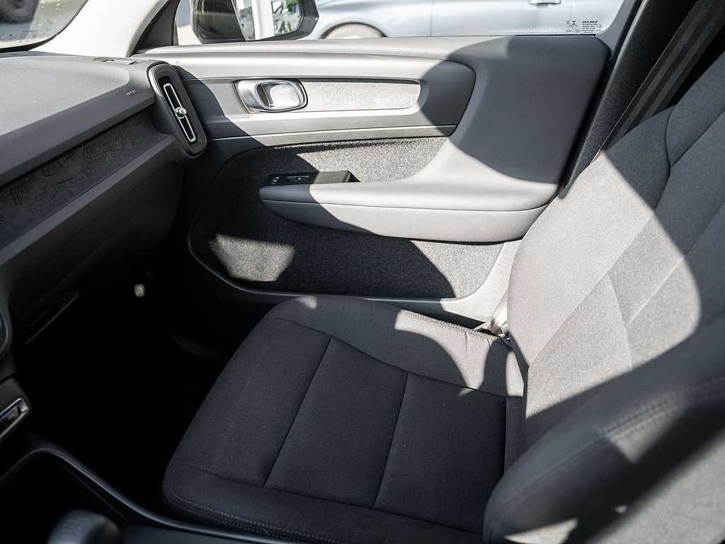 Volvo  T2 Momentum Core