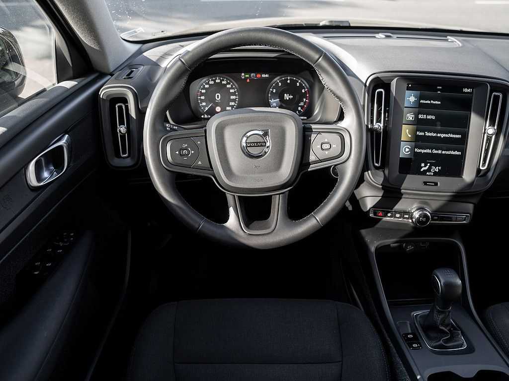 Volvo  T2 Momentum Core