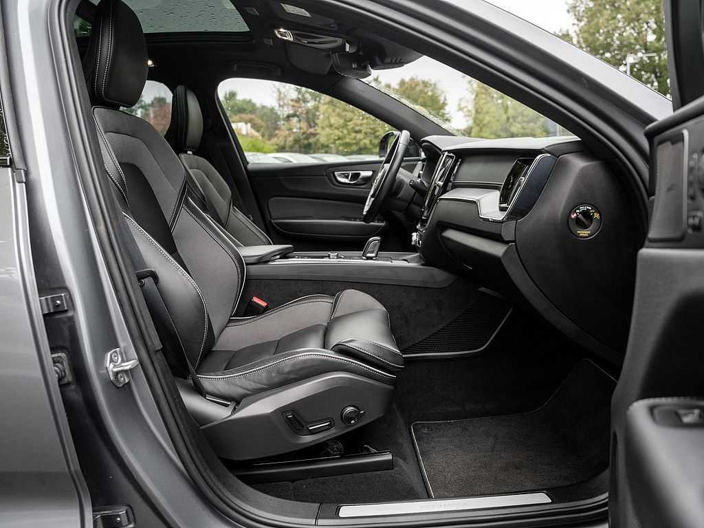 Volvo  T6 AWD R Design