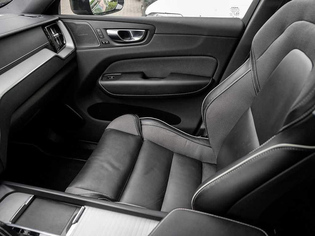 Volvo  T6 AWD R Design