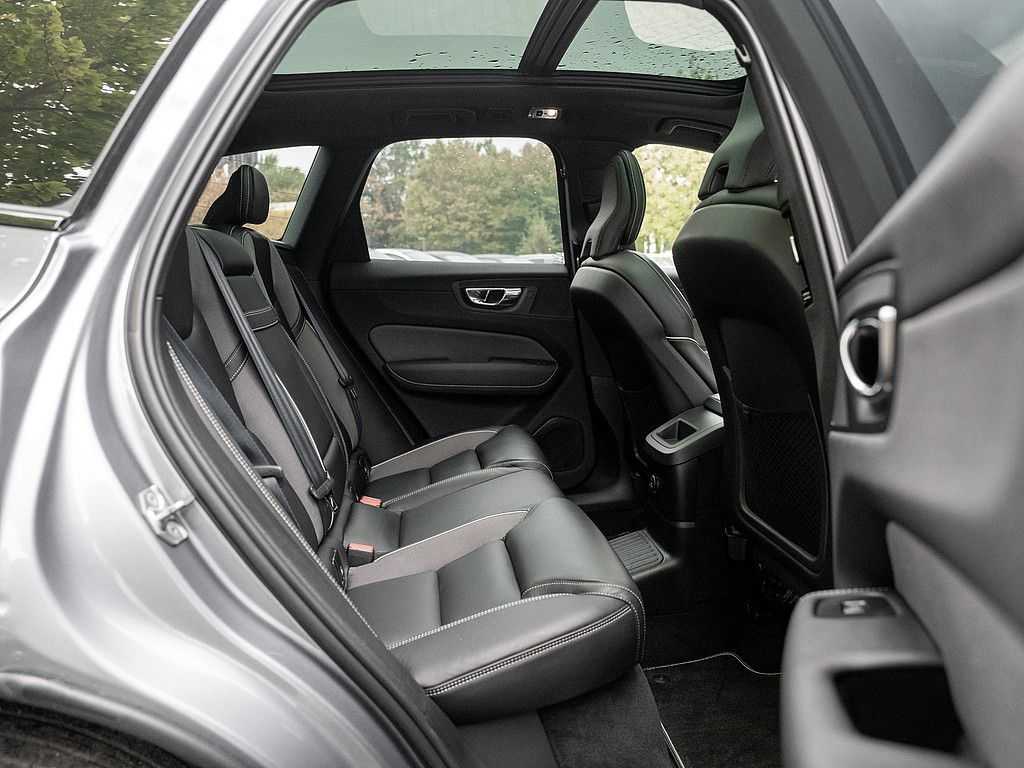 Volvo  T6 AWD R Design