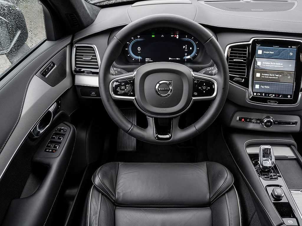 Volvo  Ultimate Dark AWD