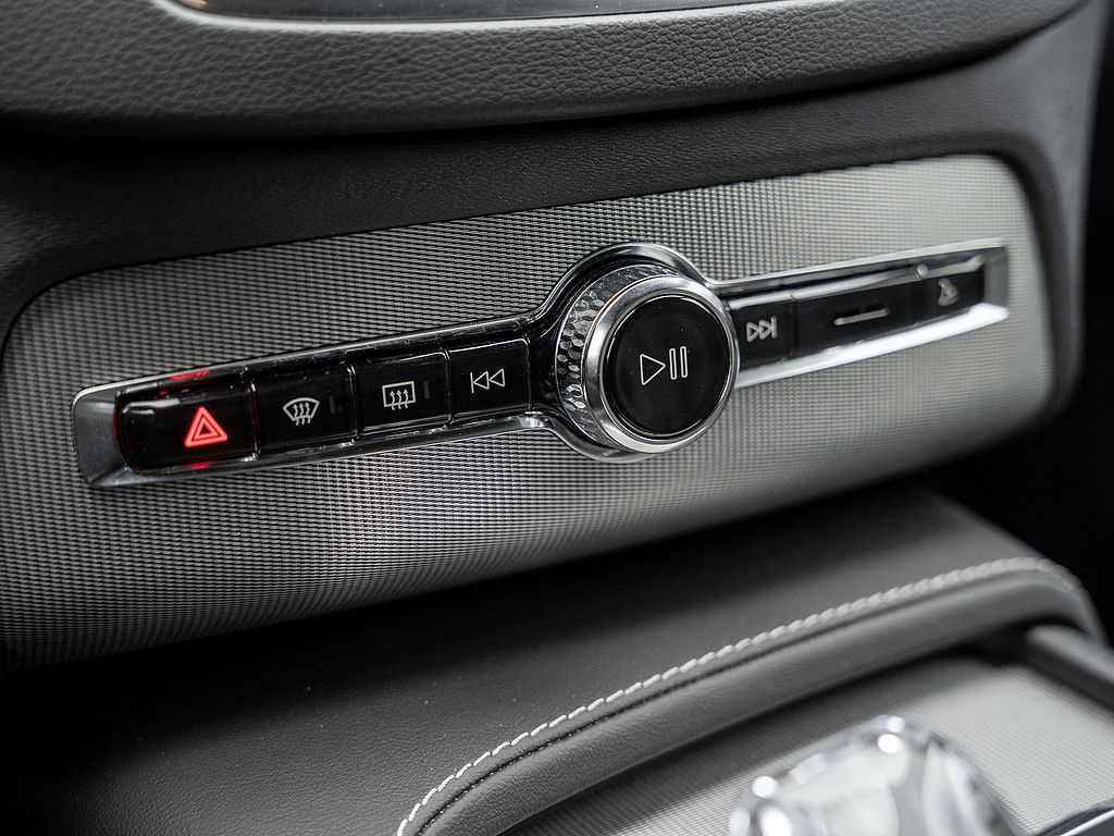 Volvo  Ultimate Dark AWD