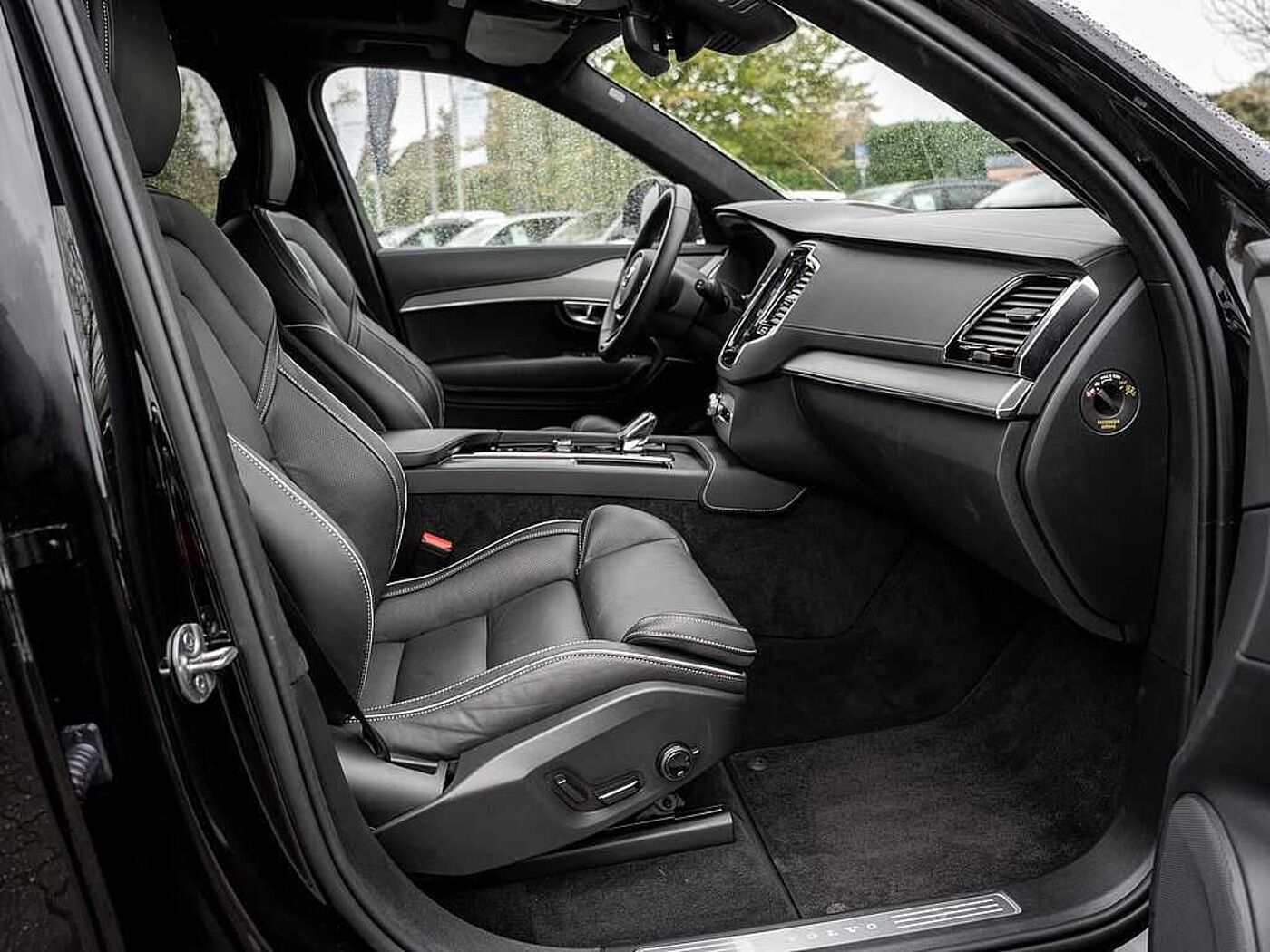 Volvo  Ultimate Dark AWD