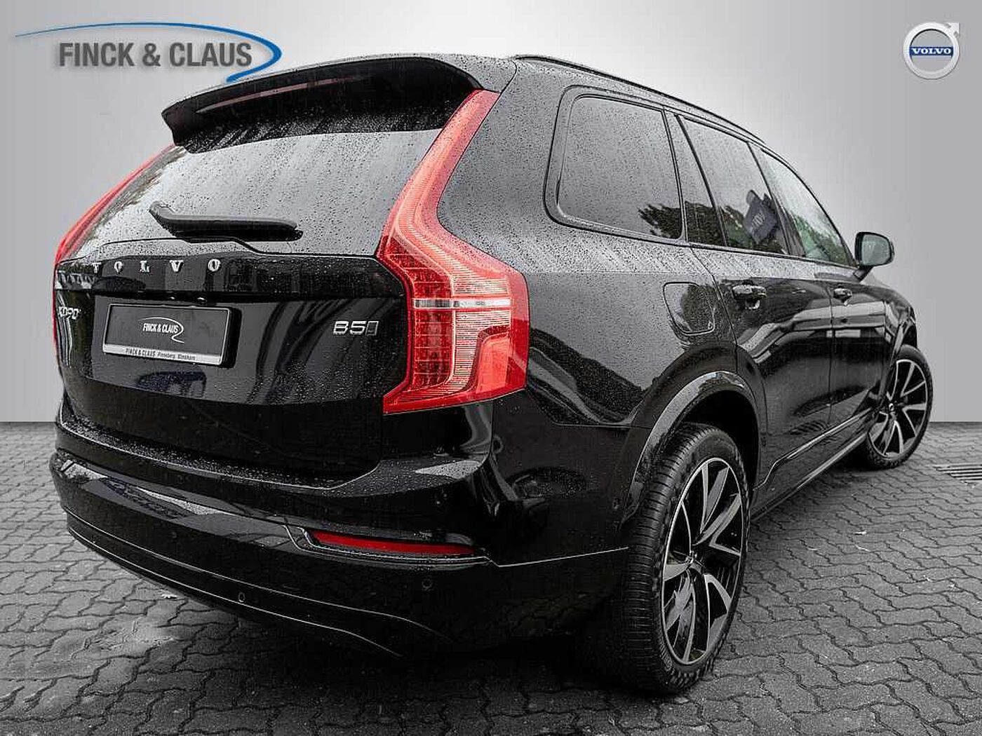 Volvo  Ultimate Dark AWD