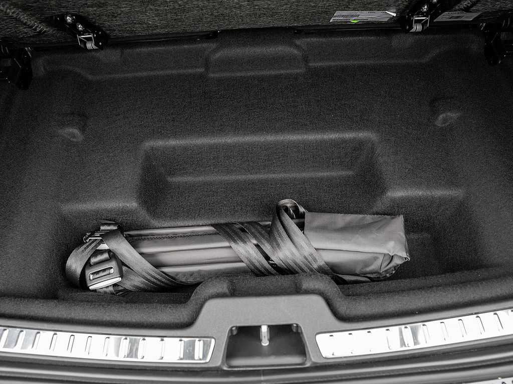 Volvo  Ultimate Dark AWD