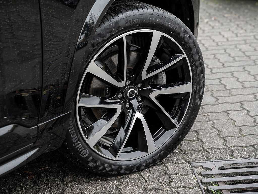 Volvo  Ultimate Dark AWD