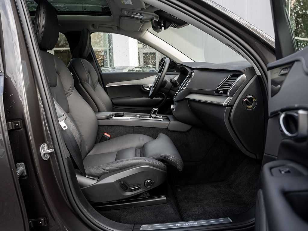 Volvo T8 AWD Plus Dark Panorama, AHK