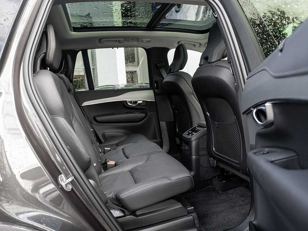 Volvo T8 AWD Plus Dark Panorama, AHK