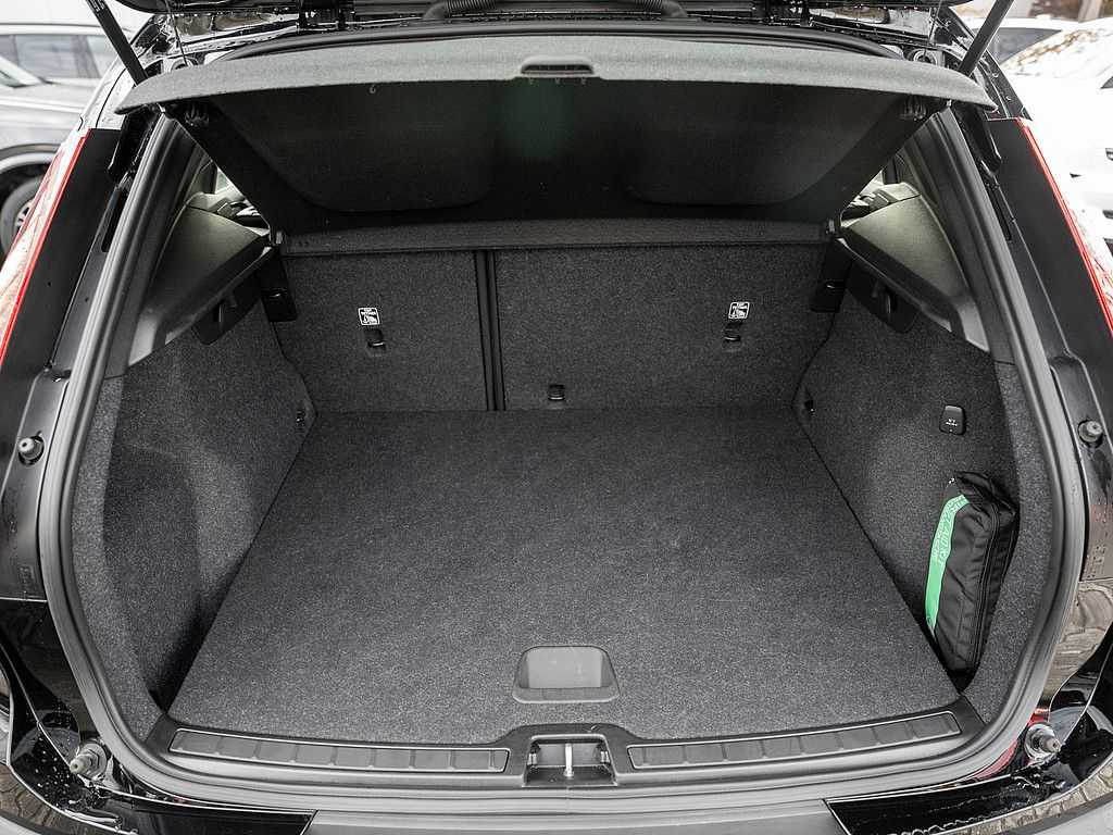 Volvo  T3 Momentum Core