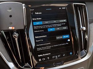 Volvo  T8 AWD Ultimate Dark