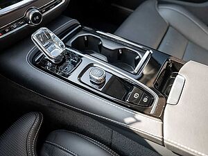 Volvo  T8 AWD Ultimate Dark