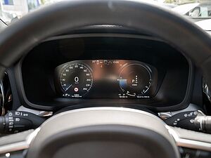 Volvo  T6 Plus Dark Recharge