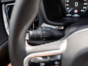 Volvo  T6 Plus Dark Recharge