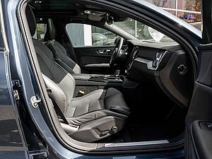 Volvo  T6 Plus Dark Recharge