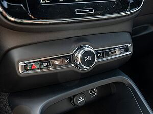 Volvo  B4 R-Design KAMERA H/K NAVI W-LAN AHK LED