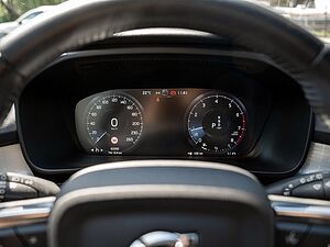 Volvo  T3 Momentum Pro