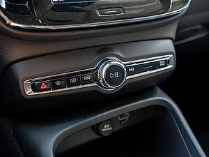Volvo  T3 Momentum Pro