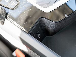 Volvo  T8 AWD Plus Dark