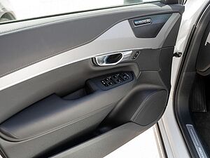Volvo  T8 AWD Plus Dark