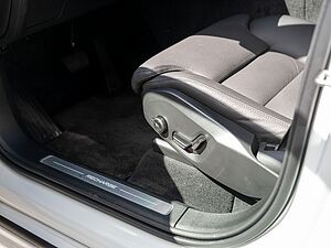 Volvo  T8 AWD Plus Dark