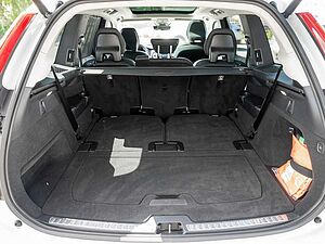Volvo  T8 AWD Plus Dark