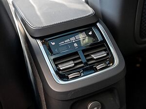 Volvo  T8 AWD Plus Dark