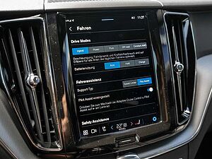 Volvo  T6 AWD Recharge R-Design