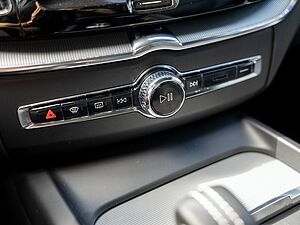 Volvo  T6 AWD Recharge R-Design